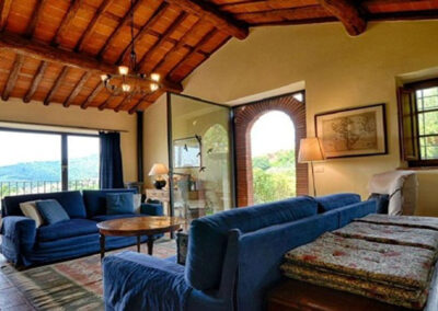 Villa with 2 apartments nearby Lucca