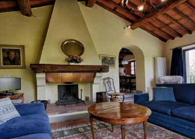 Villa with 2 apartments nearby Lucca