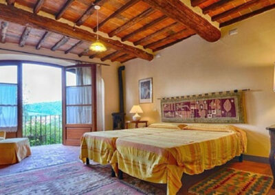 Villa with 2 apartments nearby Lucca