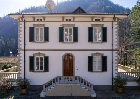 Art Nouveau villa near by Lucca