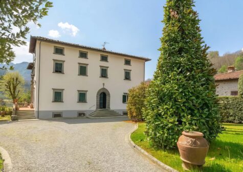 Beautiful historic villa in Bagni di lucca