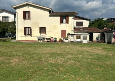 Detached house in Barga