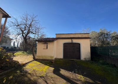 Detached villa Montecarlo Lucca