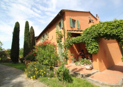 Farmhouse in the Pisa hills