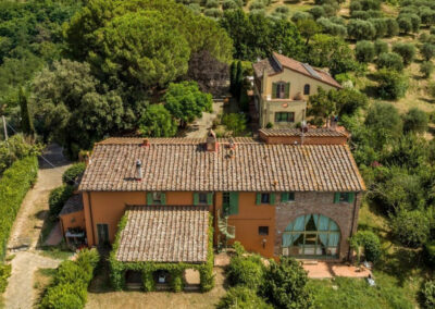 Farmhouse in the Pisa hills