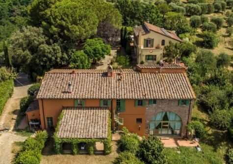Farmhouse in the Pisa hills
