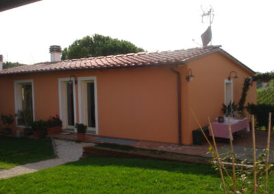Farmhouse lucca hills with vineyard