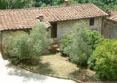 Farmhouse with guesthouse lucca