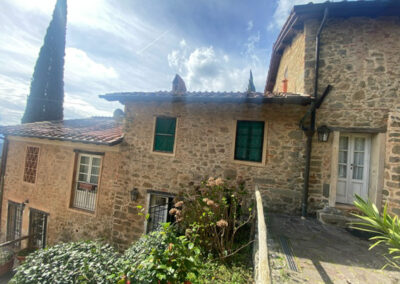 Rustico hills of Lucca with guesthouse