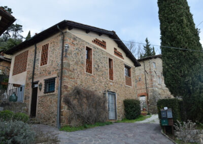 Rustico hills of Lucca with guesthouse