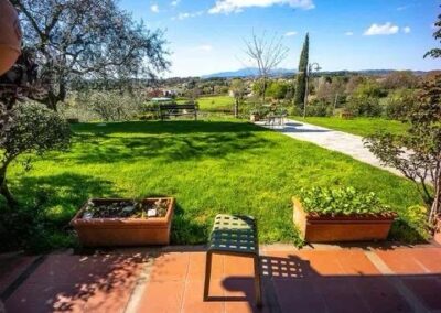 Tuscan farmhouse with guesthouse