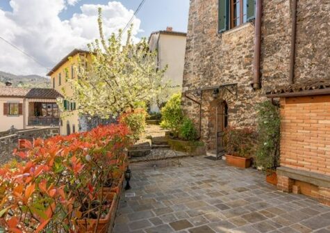 Barga historical center beautiful little appartement