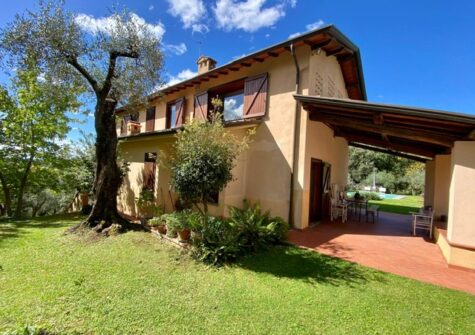 Tuscan villa with sea view and pool