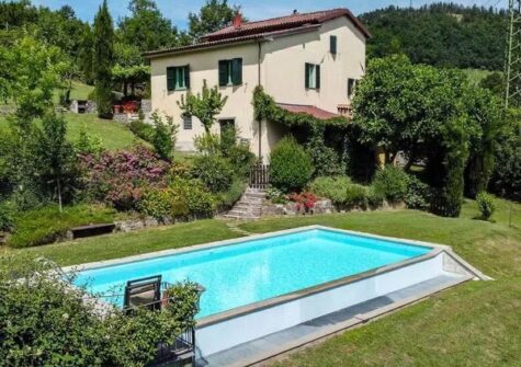 Tuscan dream farmhouse with infinity pool