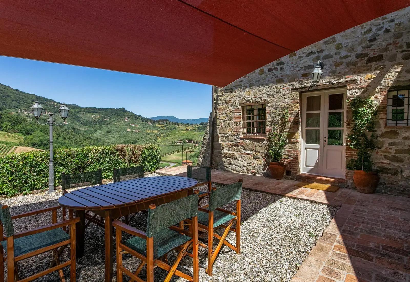 Beautiful renovated rustico with guesthouse with spectacular view Lucca