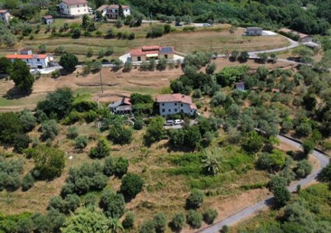 🏡 STUNNING PROPERTY WITH BREATHTAKING VIEWS OF THE BARGA CATHEDRAL! 🌄
