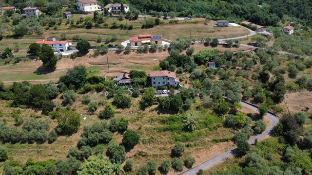 🏡 STUNNING PROPERTY WITH BREATHTAKING VIEWS OF THE BARGA CATHEDRAL! 🌄