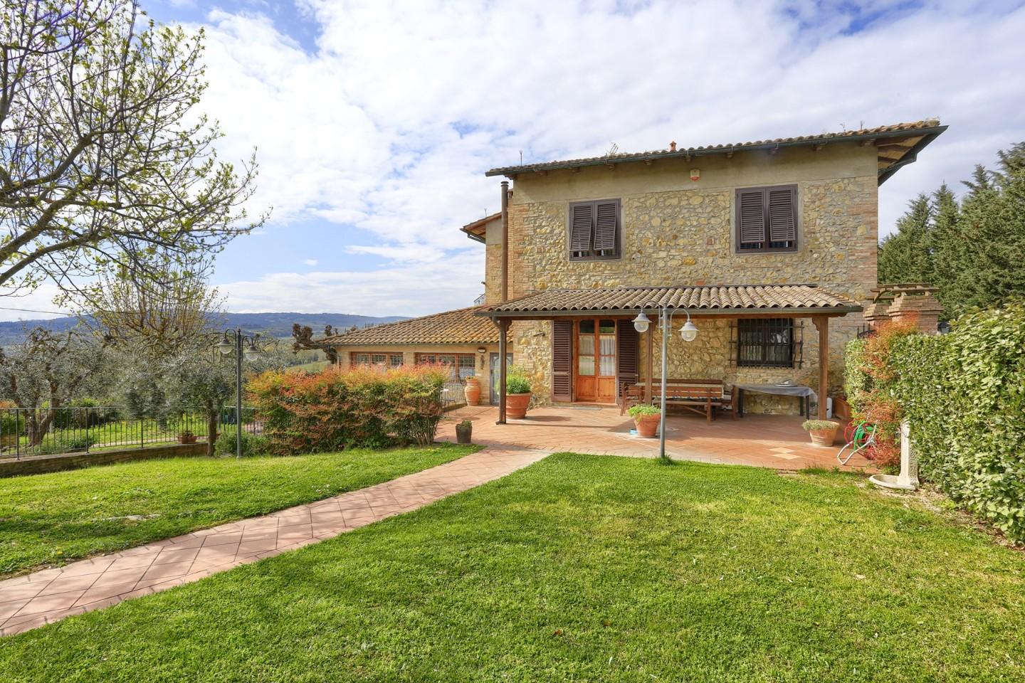 AUTHENTIC TUSCAN STONE HOUSE WITH PRIVATE POOL & PANORAMIC VIEWS