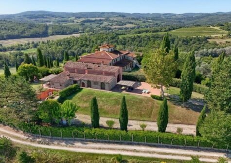 AUTHENTIC TUSCAN STONE FARMHOUSE – PRIVATE GARDEN & 6 BEDROOMS